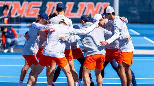 CHAMPAIGN, IL - April 05, 2026 - The Fighting Illini during the match between the Purdue Boilermakers and the Illinois Fighting Illini at Atkins Tennis Center in Champaign, IL. Photo By Knox Mynatt/Fighting Illini