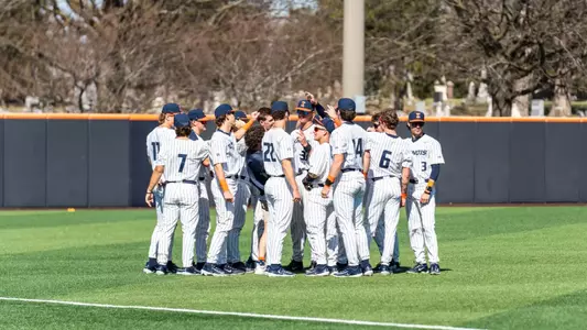 CHAMPAIGN, IL - March 21, 2026 - The Fighting Illini during the game between the Rutgers Scarlet Knights and the Illinois Fighting Illini at Illinois Field in Champaign, IL. Photo By Knox Mynatt/Fighting Illini