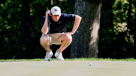 Ryan Voois putting