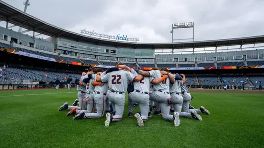 ILLINI BASE - Big Ten Tournament vs. Iowa - huddle