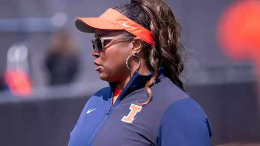 CHAMPAIGN, IL - April 11, 2026 - Head Coach Tyra Perry during the game between the UCLA Bruins and the Illinois Fighting Illini at Eichelberger Field in Champaign, IL. Photo By Knox Mynatt/Fighting Illini