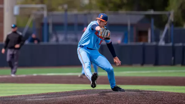 CHAMPAIGN, IL - April 19, 2026 - Left Handed Pitcher Aidan Flinn (#15) during the game between the Oregon Ducks and the Illinois Fighting Illini at Illinois Field in Champaign, IL. Photo By Ryan Shepardson/Fighting Illini
