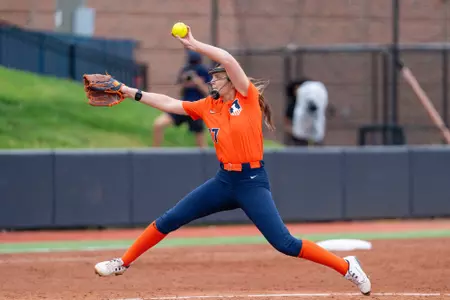 CHAMPAIGN, IL - March 31, 2026 - Left-Handed Pitcher Abby Sabalaskey (#17) during the game between the Illinois State Redbirds and the Illinois Fighting Illini at Eichelberger Field in Champaign, IL. Photo By Ashley Ray/Fighting Illini