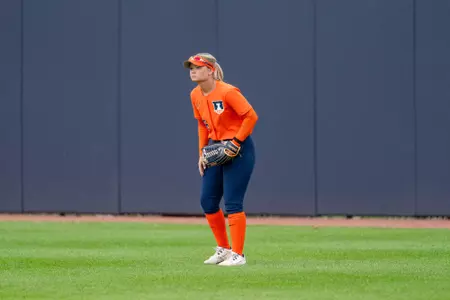 CHAMPAIGN, IL - March 31, 2026 - Outfielder Ella Cady (#16) during the game between the Illinois State Redbirds and the Illinois Fighting Illini at Eichelberger Field in Champaign, IL. Photo By Ashley Ray/Fighting Illini