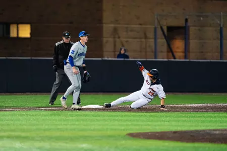 CHAMPAIGN, IL - April 10, 2026 - Outfielder Cameron Chee-Aloy (#25) during the game between the New Orleans Privateers and the Illinois Fighting Illini at Illinois Field in Champaign, IL. Photo By Lucas Sun