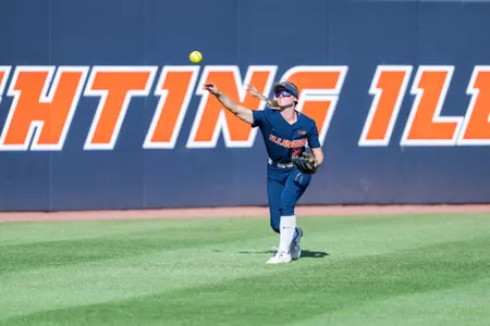 CHAMPAIGN, IL - April 21, 2026 - Outfielder Taylor Porter (#20) during the game between the Indiana State Sycamores and the Illinois Fighting Illini at Eichelberger Field in Champaign, IL. Photo By Knox Mynatt/Fighting Illini