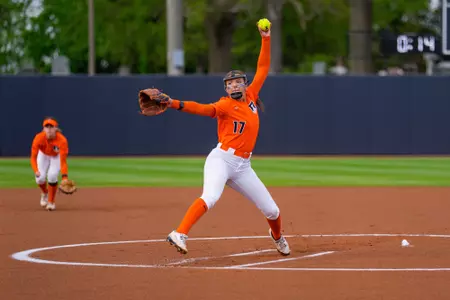 CHAMPAIGN, IL - April 29, 2026 - Left-Handed Pitcher Abby Sabalaskey (#17) during the game between the Valparaiso Beacons and the Illinois Fighting Illini at Eichelberger Field in Champaign, IL. Photo By Quinten Truitt