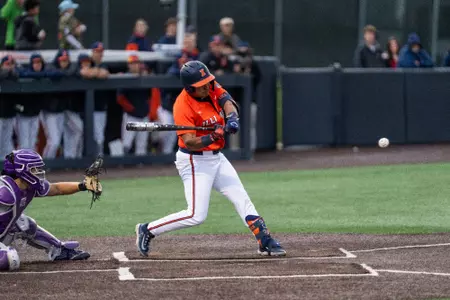 CHAMPAIGN, IL - May 08, 2026 - Catcher Daniel Contreras (#19) during the game between the Northwestern Wildcats and the Illinois Fighting Illini at Illinois Field in Champaign, IL. Photo By Knox Mynatt/Fighting Illini