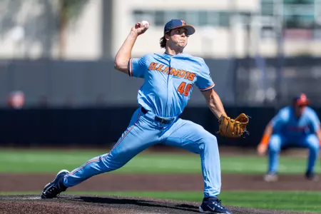 CHAMPAIGN, IL - May 10, 2026 - Right Handed Pitcher Ben Plumley (#40) during the game between the Northwestern Wildcats and the Illinois Fighting Illini at Illinois Field in Champaign, IL. Photo By Ashley Ray/Fighting Illini