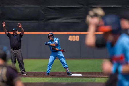CHAMPAIGN, IL - May 10, 2026 - Catcher Daniel Contreras (#19) during the game between the Northwestern Wildcats and the Illinois Fighting Illini at Illinois Field in Champaign, IL. Photo By Ryan Shepardson/Fighting Illini