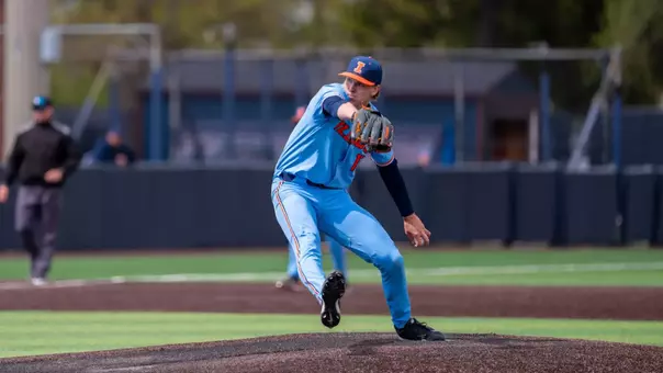 CHAMPAIGN, IL - April 19, 2026 - Left Handed Pitcher Aidan Flinn (#15) during the game between the Oregon Ducks and the Illinois Fighting Illini at Illinois Field in Champaign, IL. Photo By Ryan Shepardson/Fighting Illini