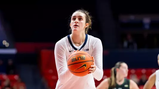 CHAMPAIGN, IL - November 30, 2025 - Forward Irene Noya Catoira (#6) during the game between the Le Moyne Dolphins and the Illinois Fighting Illini at State Farm Center in Champaign, IL. Photo By Ashley Ray/Fighting Illini