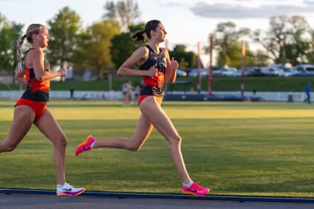 CHAMPAIGN, IL - May 02, 2026 - Distance Runner Jane Lynch during Gary Wieneke Memorial Meet at Demirjian Park in Champaign, IL. Photo By Knox Mynatt/Fighting Illini