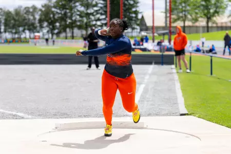 CHAMPAIGN, IL - May 02, 2026 - Thrower Oluwatomilayo Akintunde during the Gary Wieneke Memorial Meet at Demirjian Park in Champaign, IL. Photo By Ashley Ray/Fighting Illini