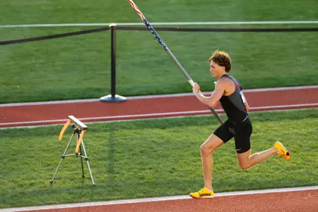 EUGENE, OR - June 10, 2026 - Pole Vaulter Cody Johnston during the NCAA Outdoor National Championship at Hayward Field in Eugene, OR. Photo By Ashley Ray/Fighting Illini