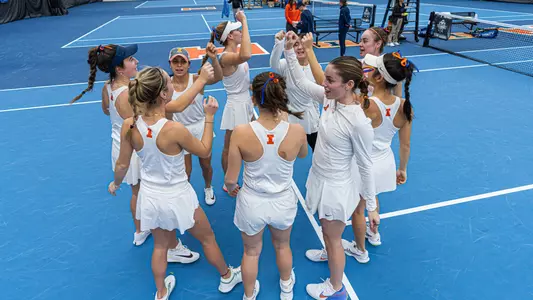 2025-26 Illinois Womens' Tennis Team Huddle