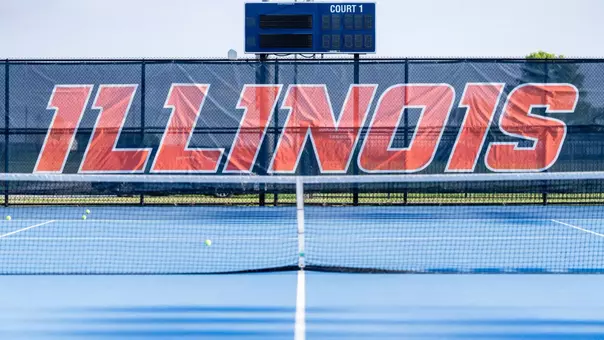 CHAMPAIGN, IL - May 01, 2026 - The Fighting Illini during the Round 1 Match of the NCAA Tournament between the Yale Bulldogs and the Illinois Fighting Illini at Atkins Tennis Center in Champaign, IL. Photo By Knox Mynatt/Fighting Illini