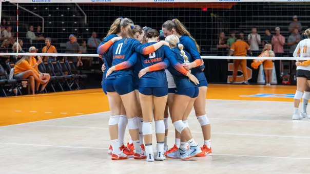 ILLINI VB - Huddle at Tennessee