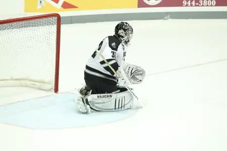 Jon Gillies made 28 stops against the Eagles.