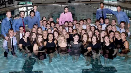 Swim & Dive 2021-22 Team Photo