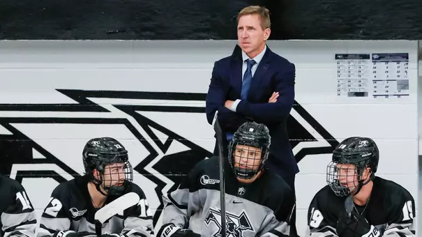 MIH - Nate Leaman on bench vs UNH