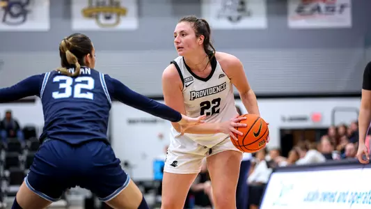 Brynn Farrell women's basketball action photo vs. Villanova