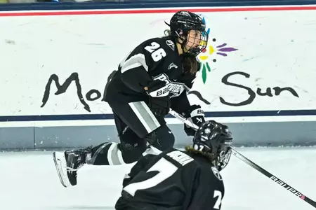 Cristina Cavaliere, Women's Ice Hockey Action Photo