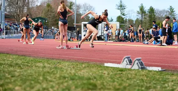 Alyssa Healy starting out of blocks in the 400 meters at the Bryant Invitational on 04/04/25