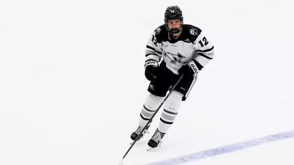 Men's Hockey Blake Zielinski in action against St. Lawrence
