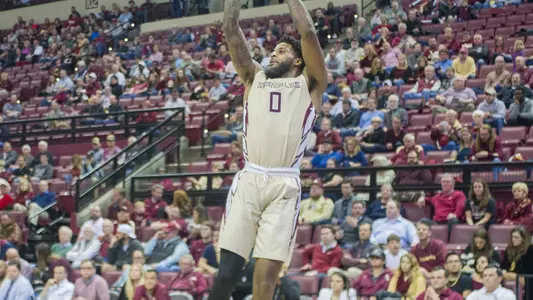 Basketball Tops Loyola, 96-71, To Stay Undefeated