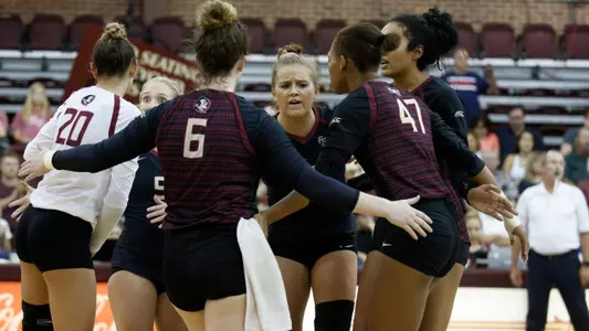 Volleyball Falls to No. 9 Wisconsin in Big Ten/ACC Challenge