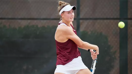 Women’s Tennis Has Strong Showing on Day One of Regionals