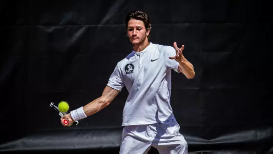 Knaff and Arcila Advance on Day One of Fall Championships