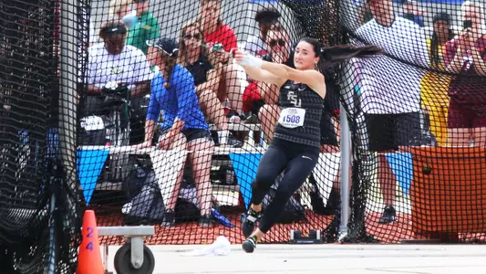 Kanuchova Wins Invite Hammer; 4×1 Relays Perform Well