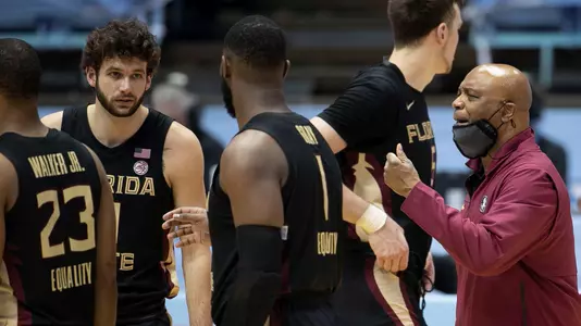Men’s Hoops Falls at North Carolina