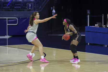 W. Basketball Falls On The Road At Notre Dame