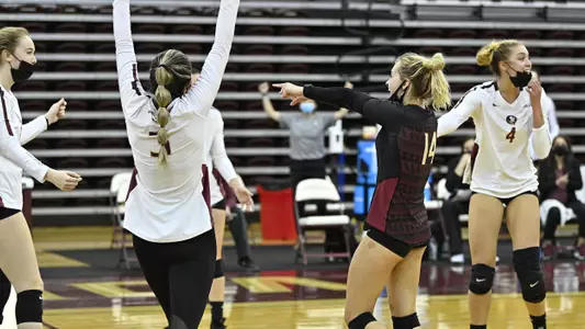 Volleyball Defeats No. 14 Notre Dame in Comeback Thriller