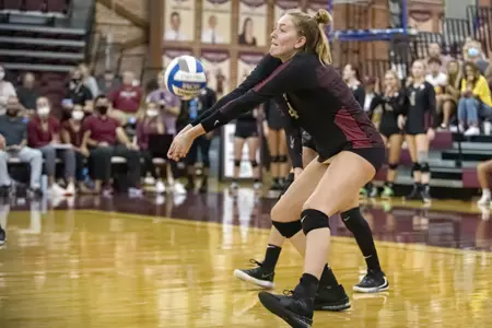 Seminole Volleyball Battles Syracuse on the Road