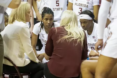 Women’s Hoops Takes Down Illinois