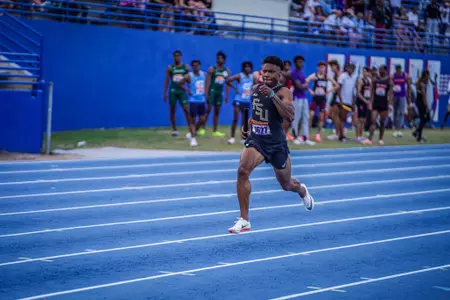 Noles Conclude Regular Season at North Florida and Stanford