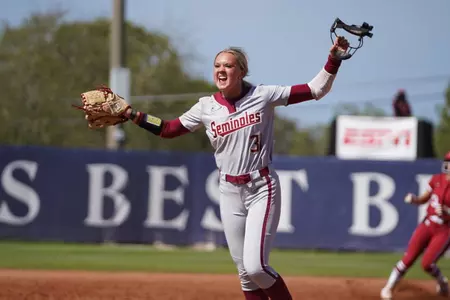 Softball’s Makenna Reid Named Top 25 Finalist for TUCCI/NFCA Freshman of the Year.