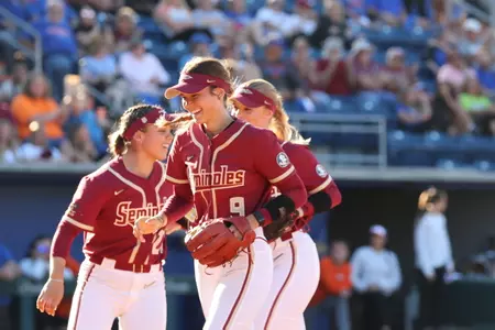 No. 3 Softball Outlasts No. 17 Florida for Fifth-Straight Win Over Gators