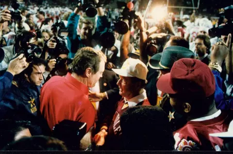 bowden-shakes-osbornes-hand-1024x679