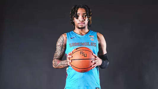 Daquan Davis signs