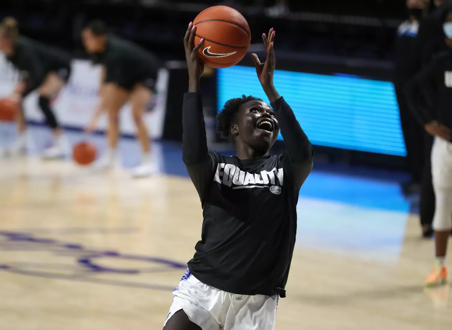 Scenes from the Gators' 84-52 win against the Texans