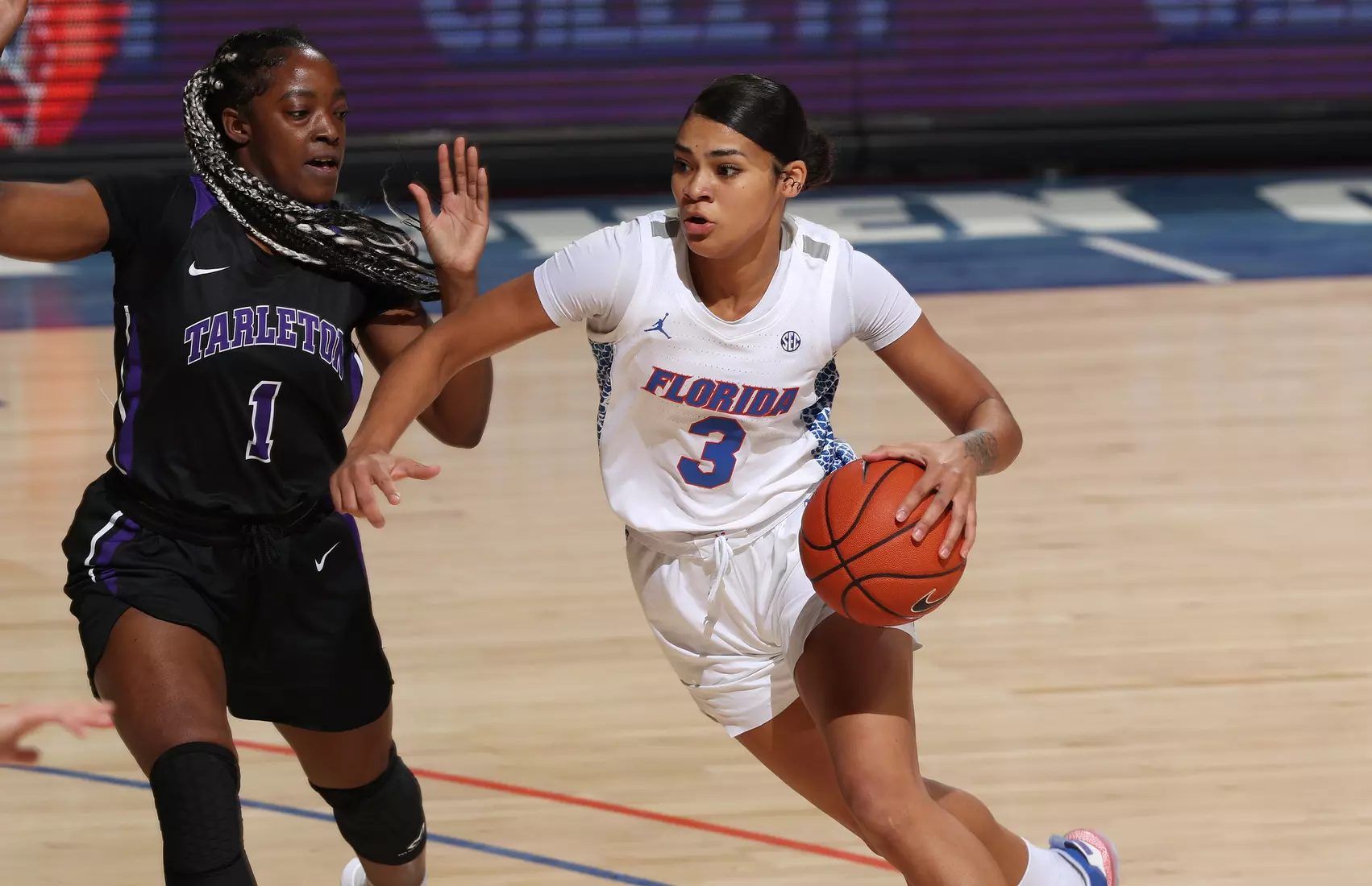 Scenes from the Gators' 84-52 win against the Texans