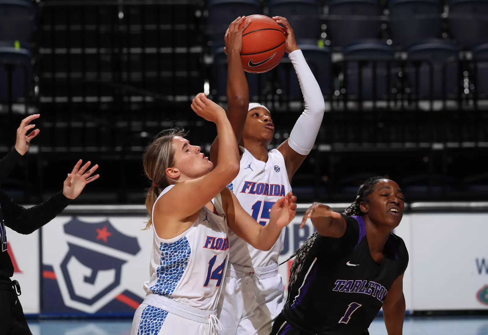 Scenes from the Gators' 84-52 win against the Texans