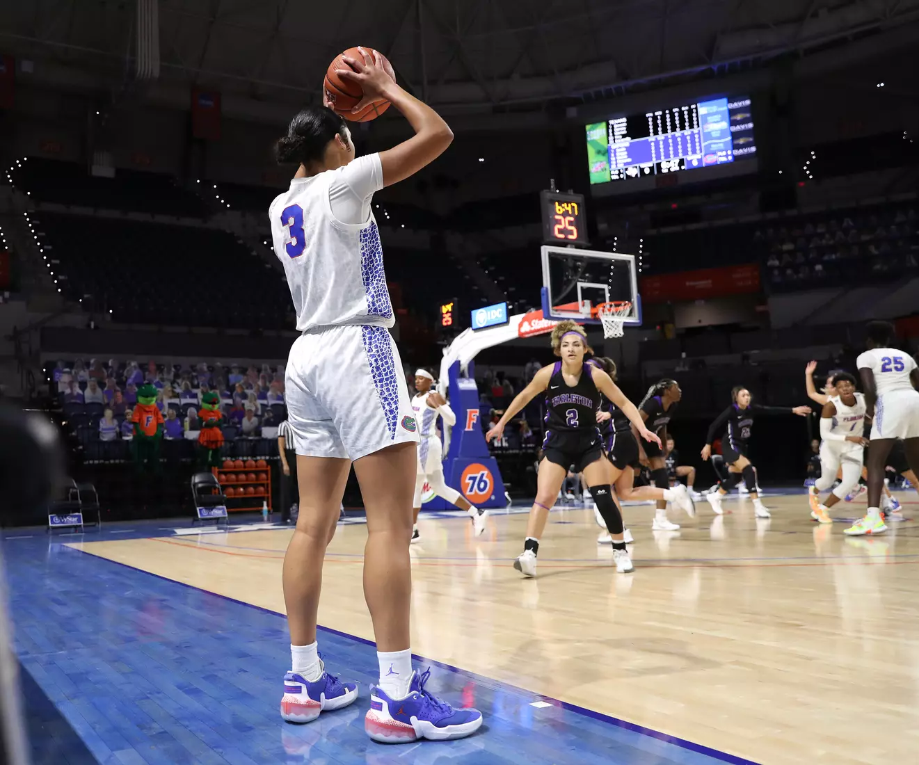 Scenes from the Gators' 84-52 win against the Texans