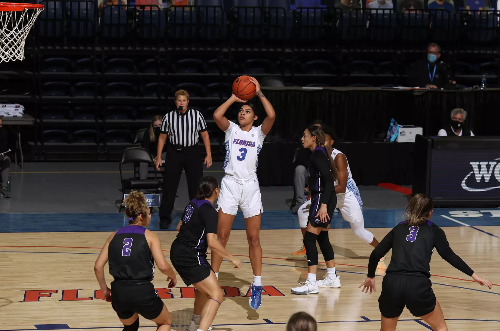 Scenes from the Gators' 84-52 win against the Texans