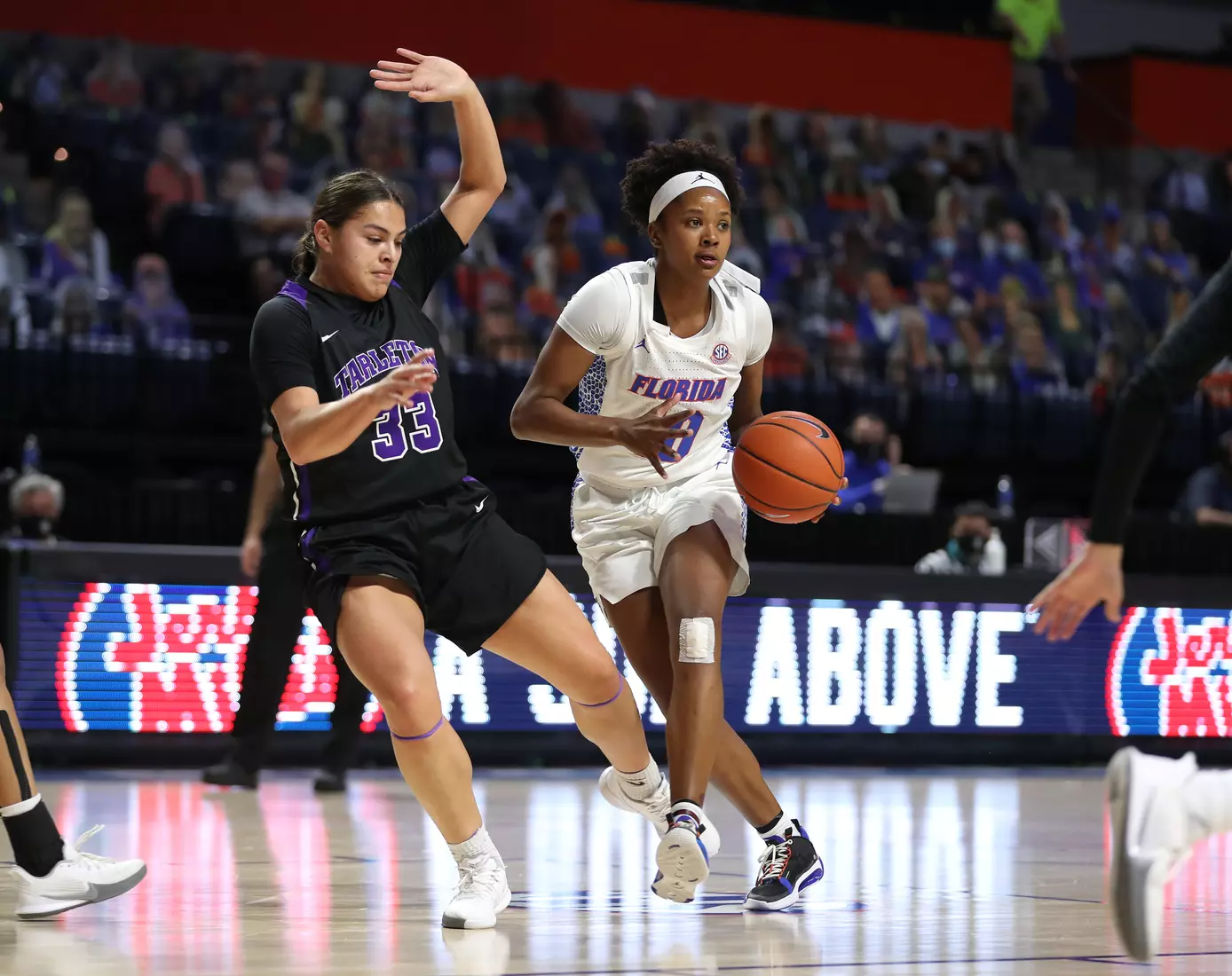 Scenes from the Gators' 84-52 win against the Texans